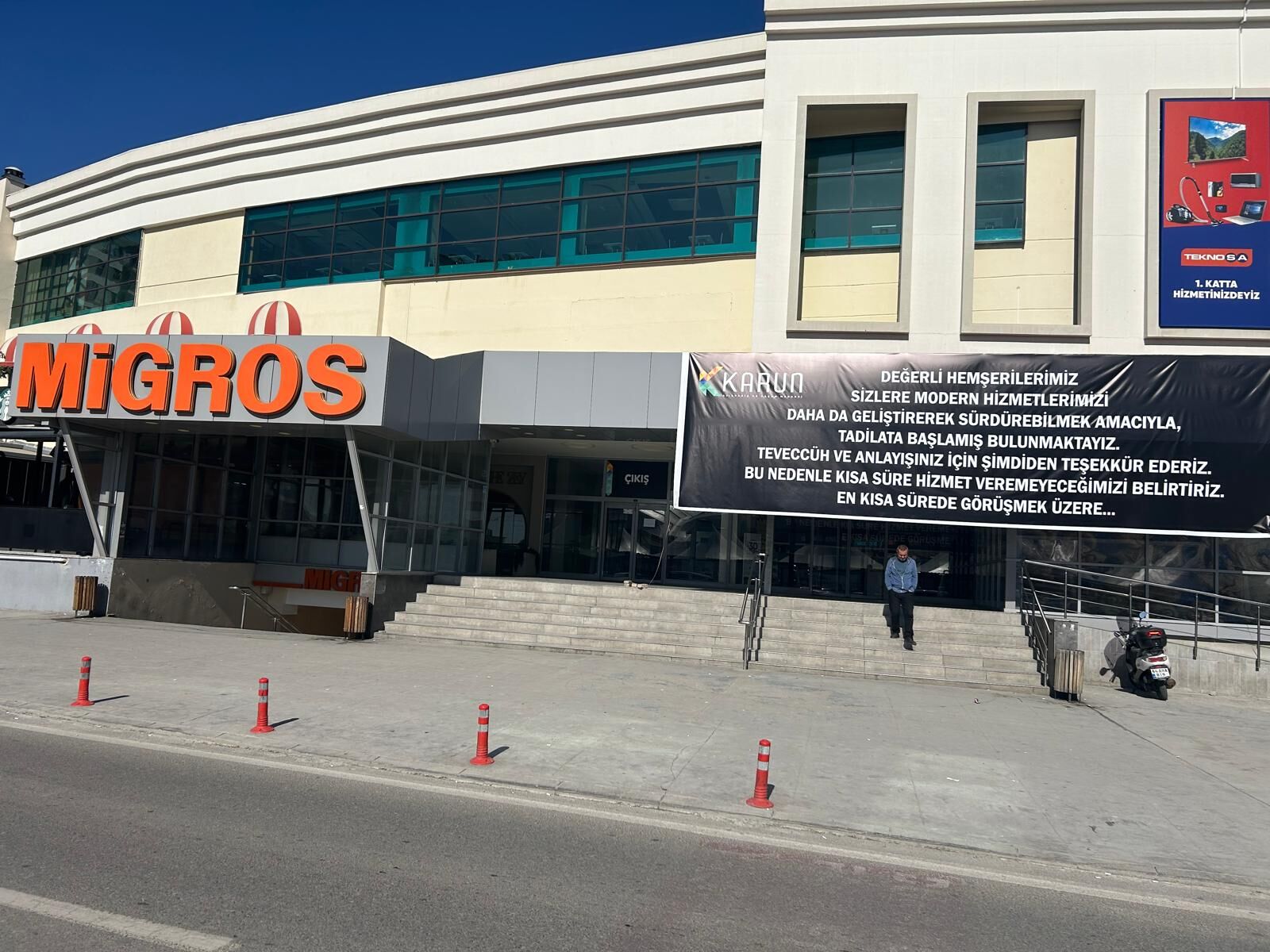 99Da66F5 Ab0E 4E46 8366 D3A78B12253D-1