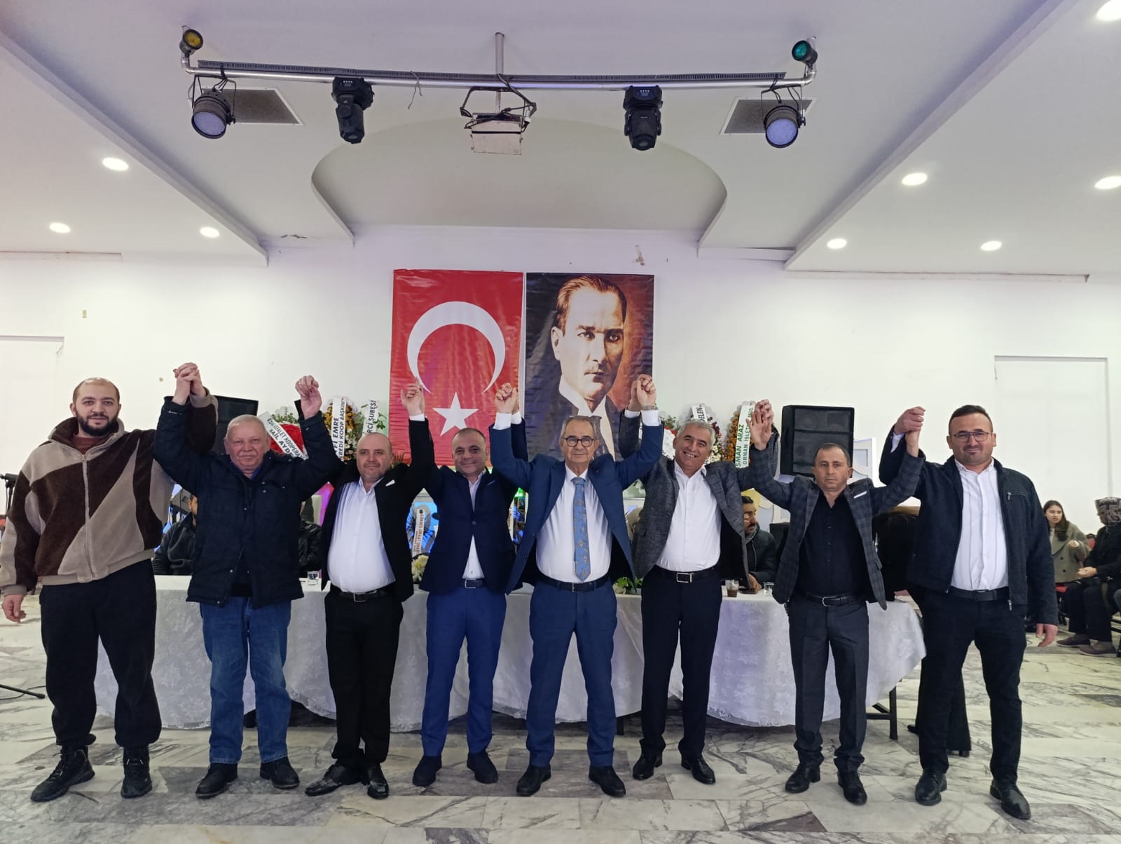 Gördes Esnaf Odası’nda Taner Batur Güven Tazeledi 1