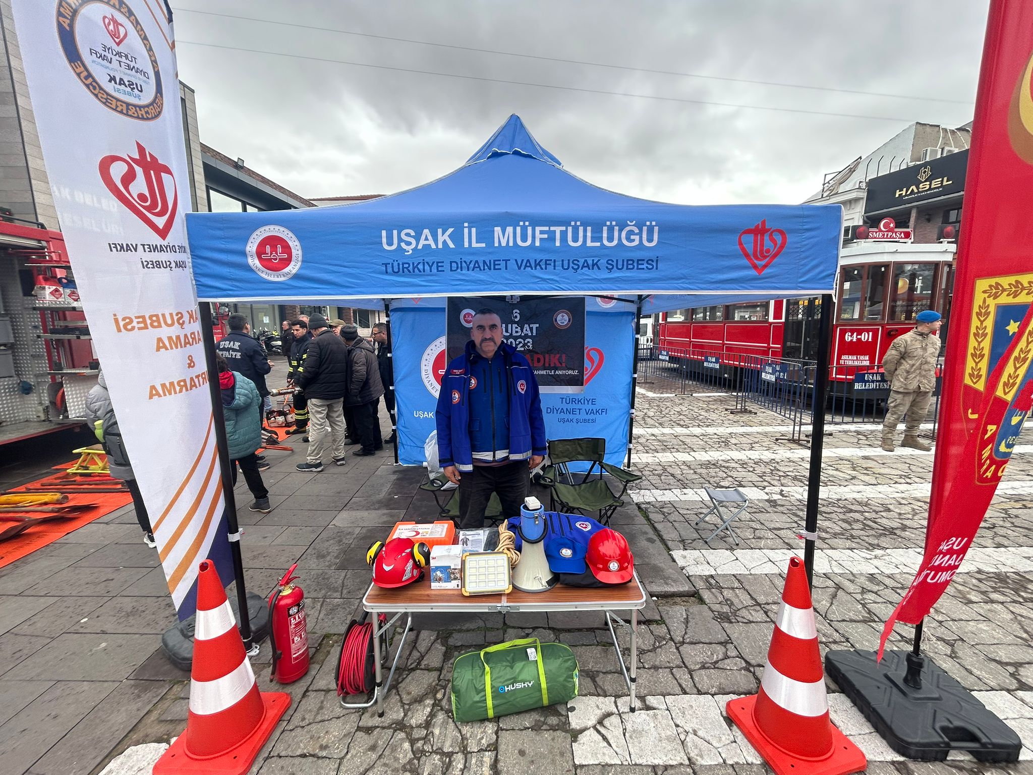 Uşak’ta 6 Şubat Depremi İçin Bilgilendirme Standları Açıldı 1