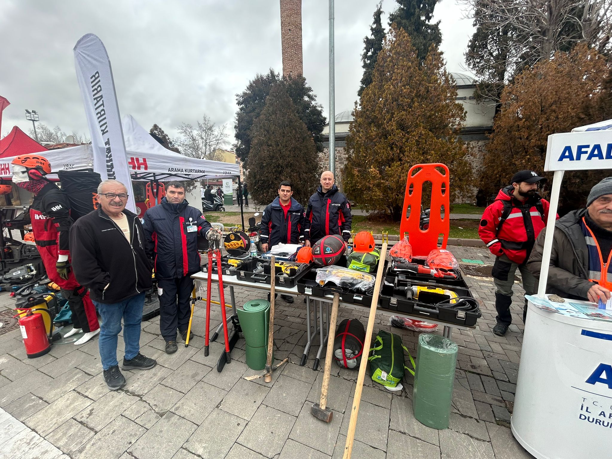 Uşak’ta 6 Şubat Depremi İçin Bilgilendirme Standları Açıldı 3