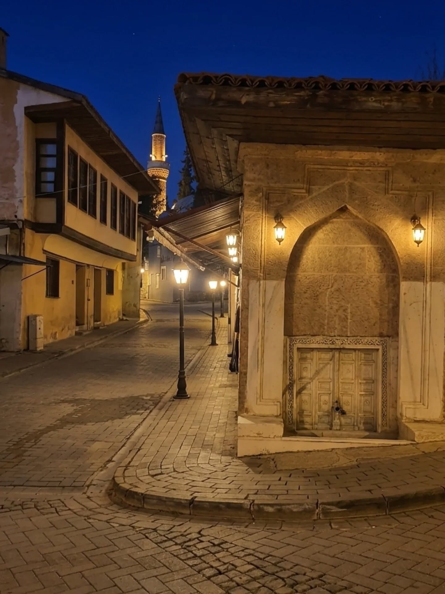 Tarihi Ev Ve Çeşmeler (3)