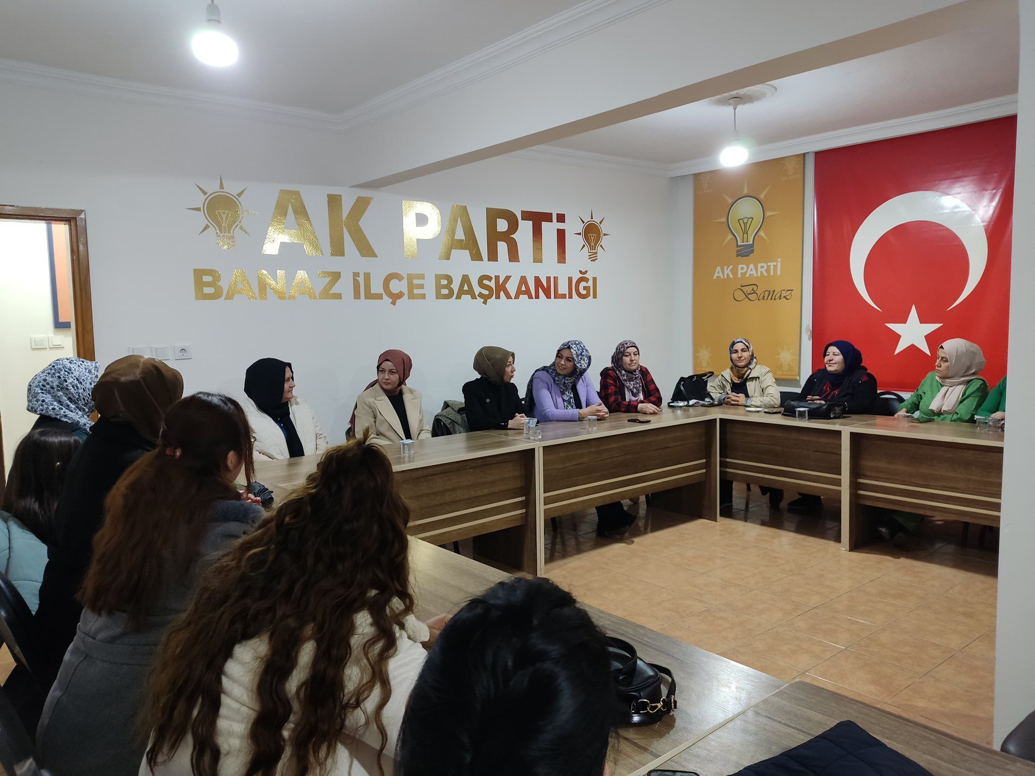 Banaz Akparti Kadın1