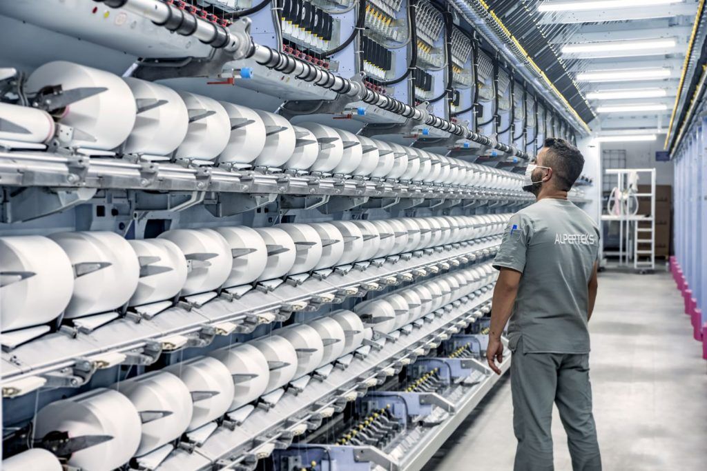 E S R6621 1024X683-1