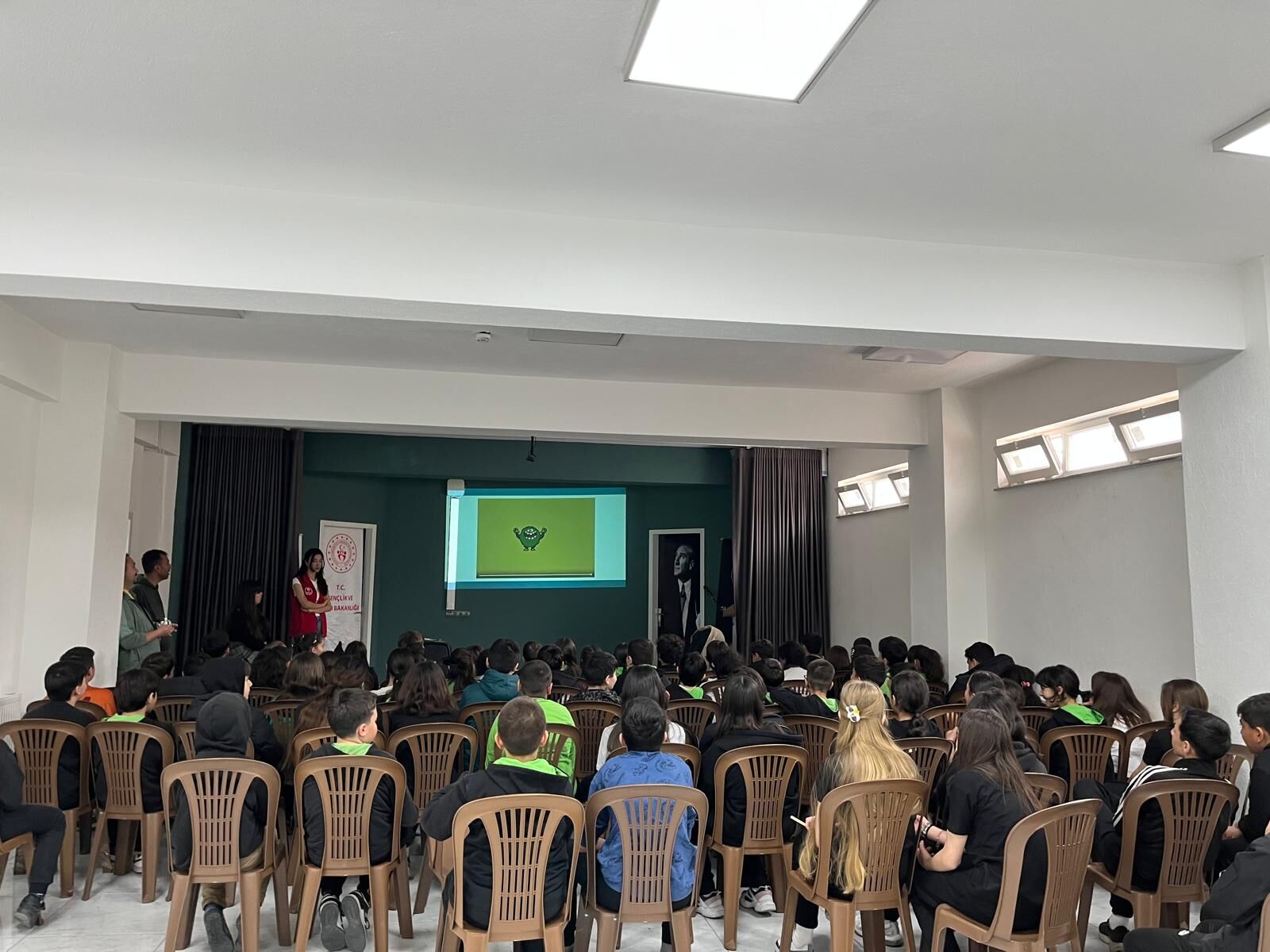 Ee6C76A6 043D 4814 B2Cc 6B6Ce21F49E0