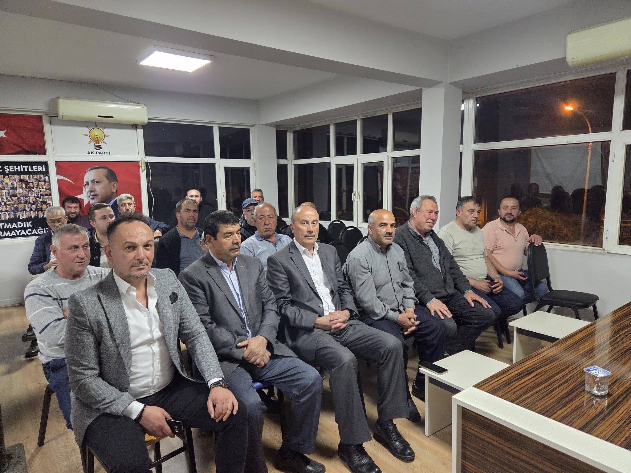 Ak Karahallı