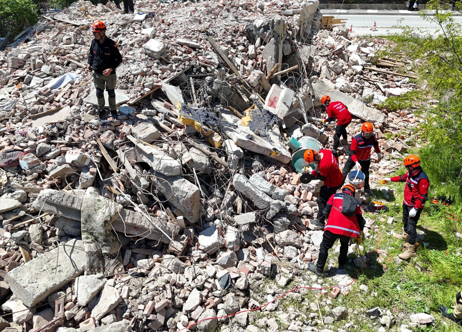 Deprem (3)