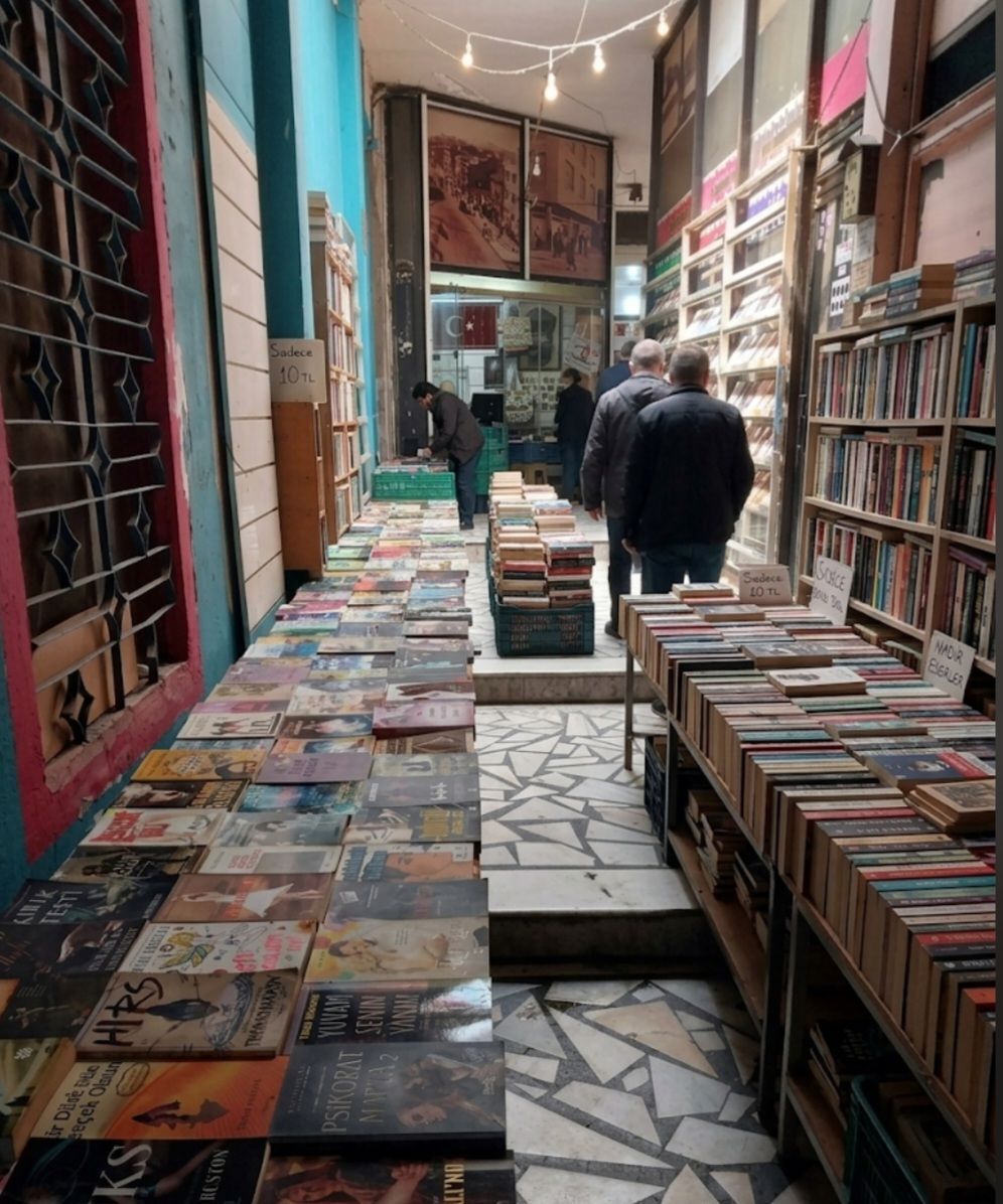 Kitapçı (2)