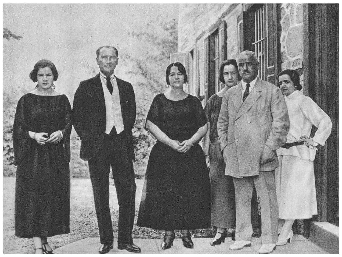 Latfe Hanım