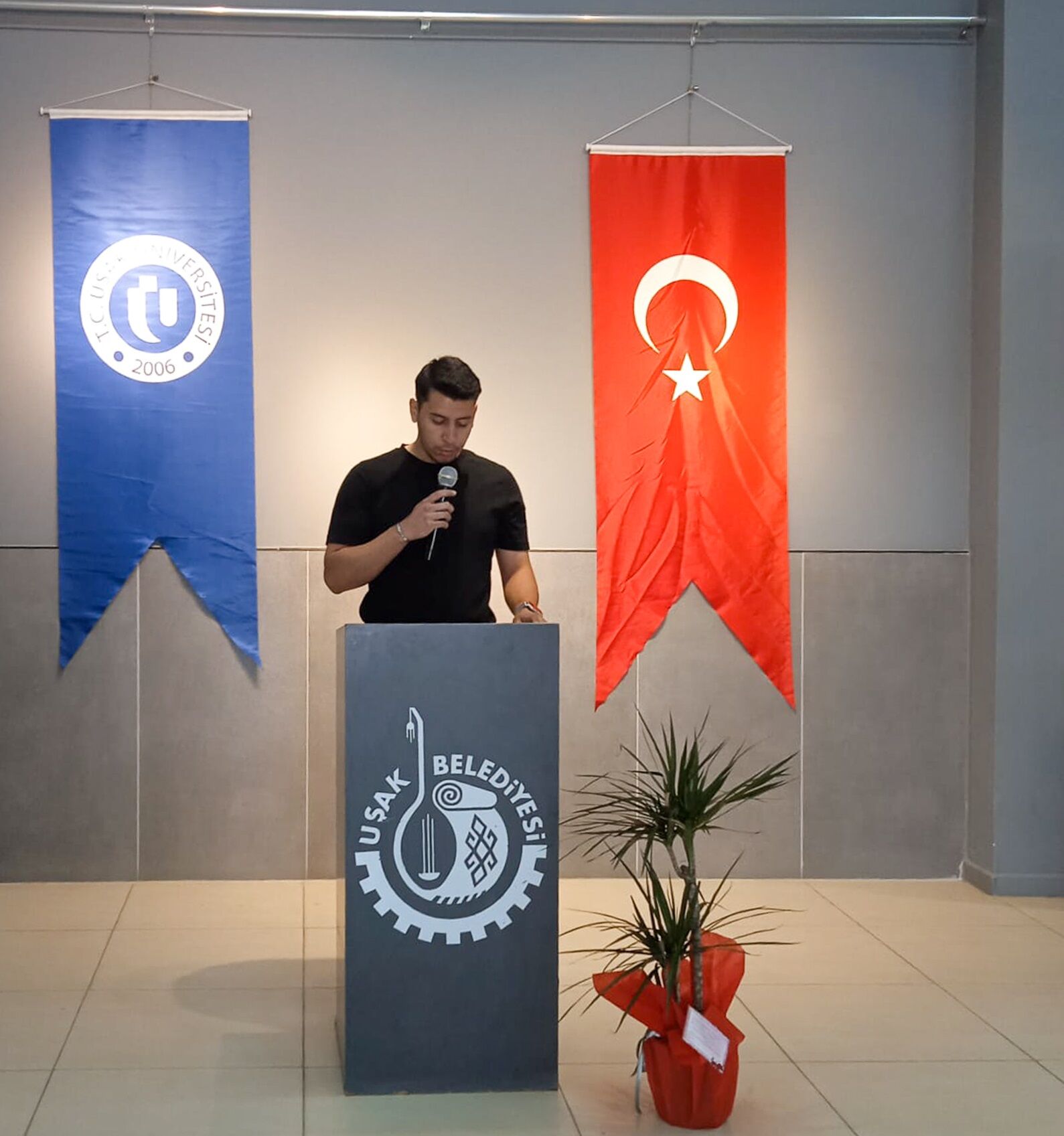Parlak Siyah Dünya