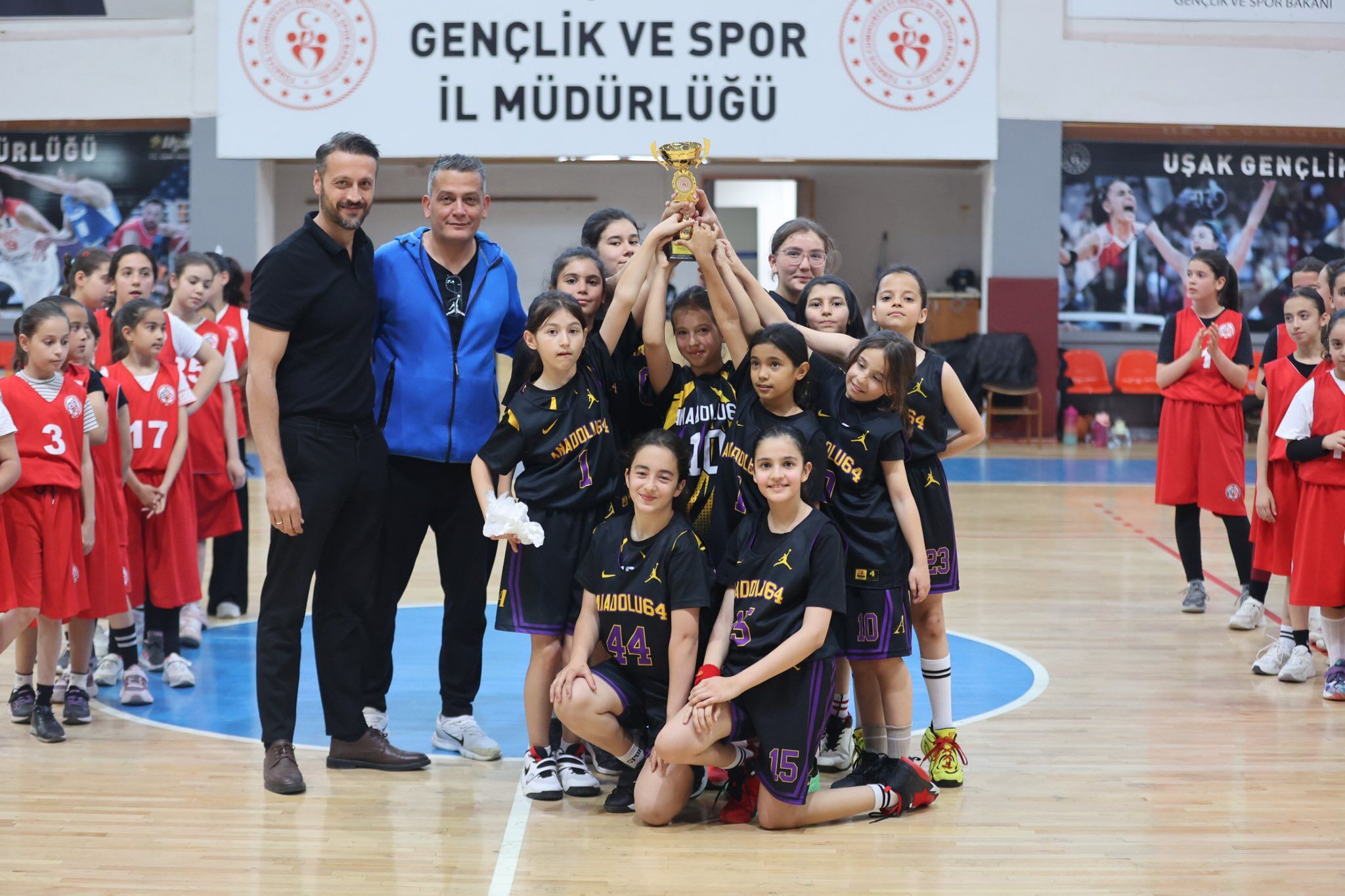 Uşak Belediyesi Kadın Basketbol Takımı (2)