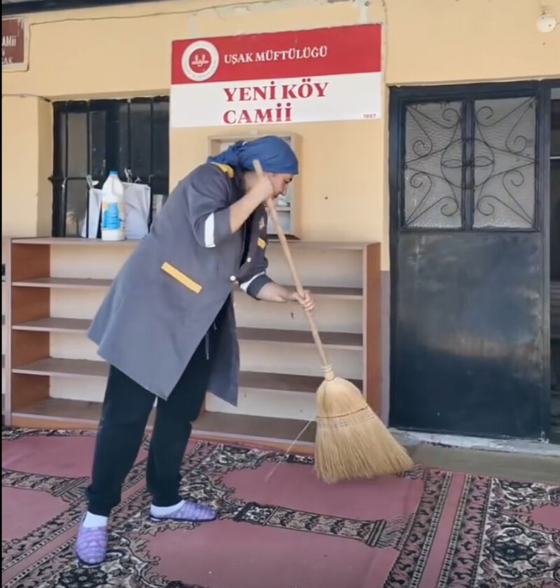 Uşak’ta Köy Camilerine Temizlik Desteği 4 Köyde Çalışmalar Tamamlandı (2)