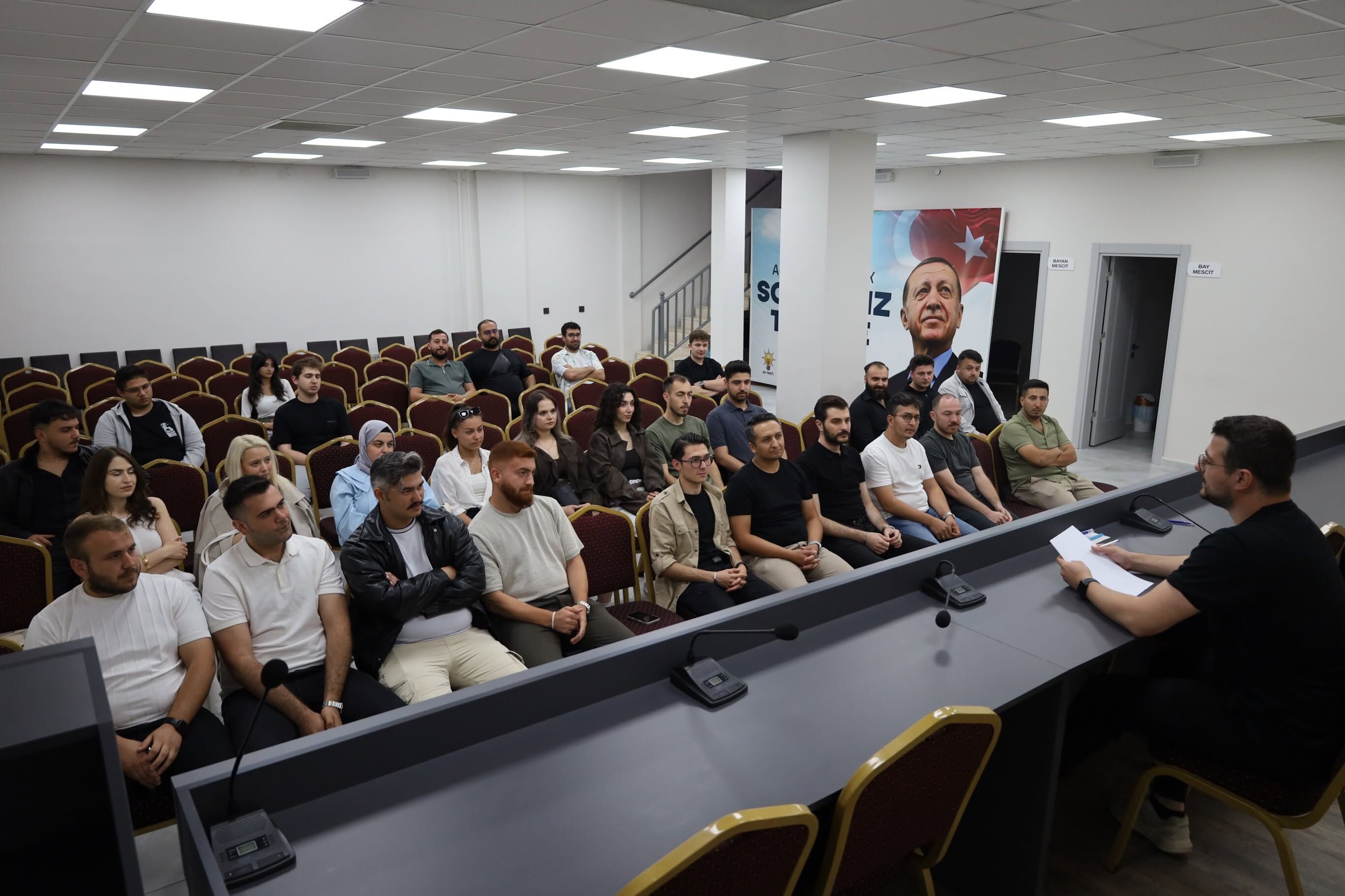 Ak Gençlik Uşak Toplantı