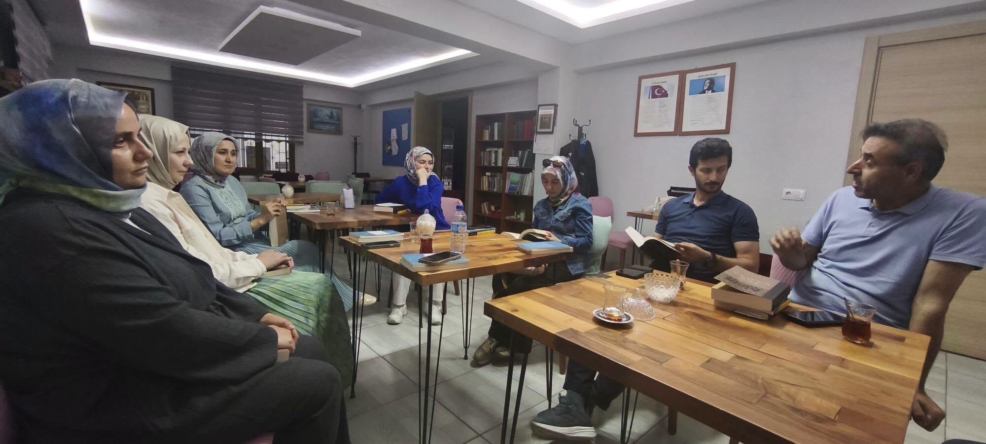 Okuyorum