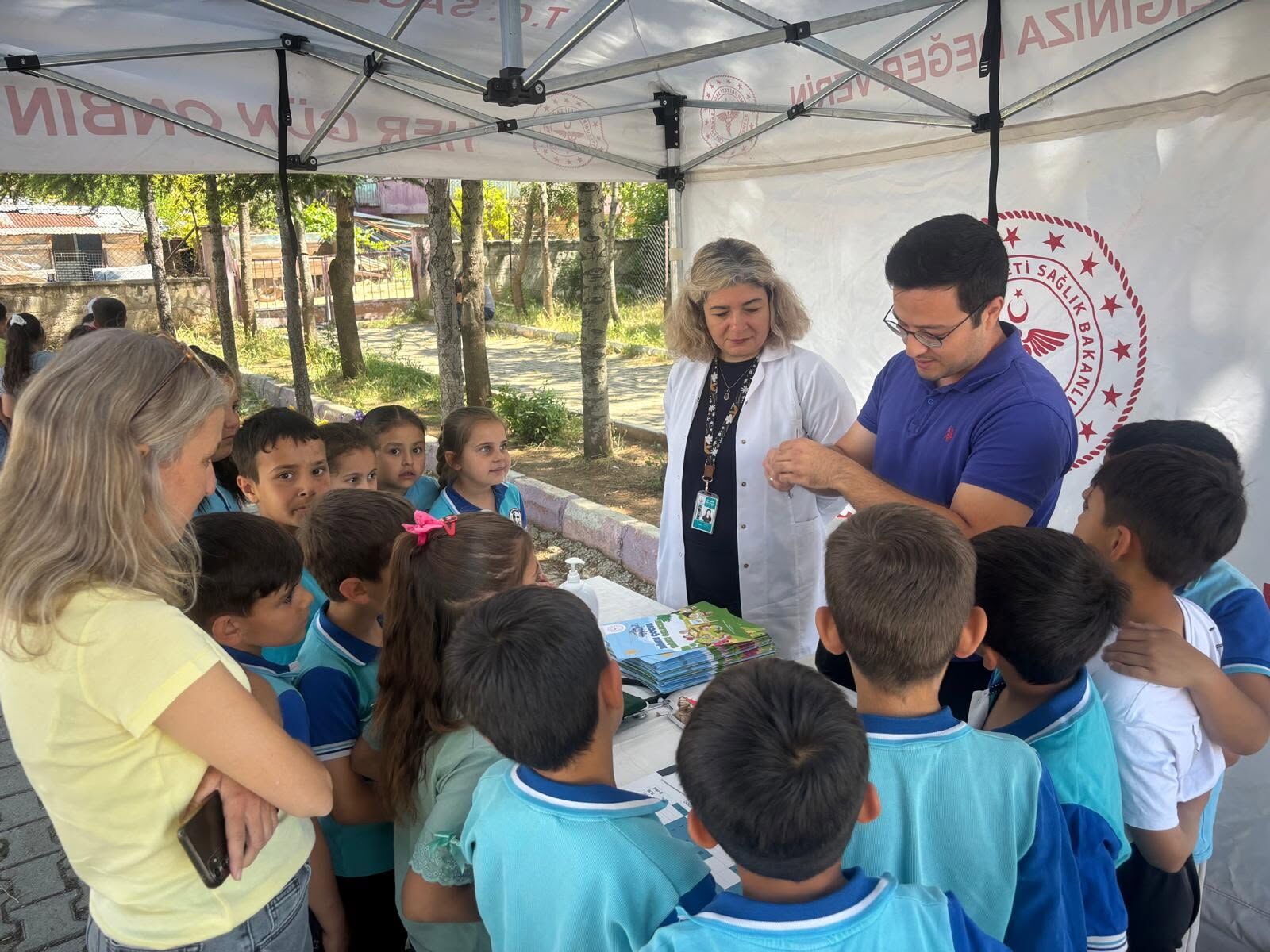 Sivaslı'da Miniklere Sağlık Eğitimi, Eğlenerek Öğrendiler (1)