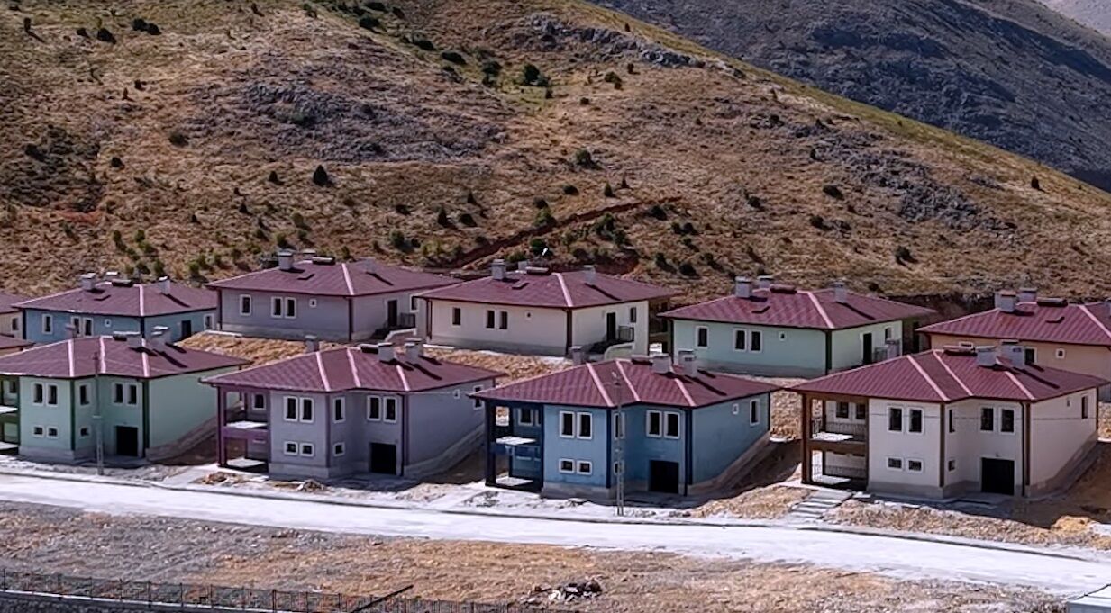Bakan Kurum Gölbağ Köyü'ndeki Yeni Köy Evlerini Paylaştı Devlet Babalığından Fazlasını Yaptı