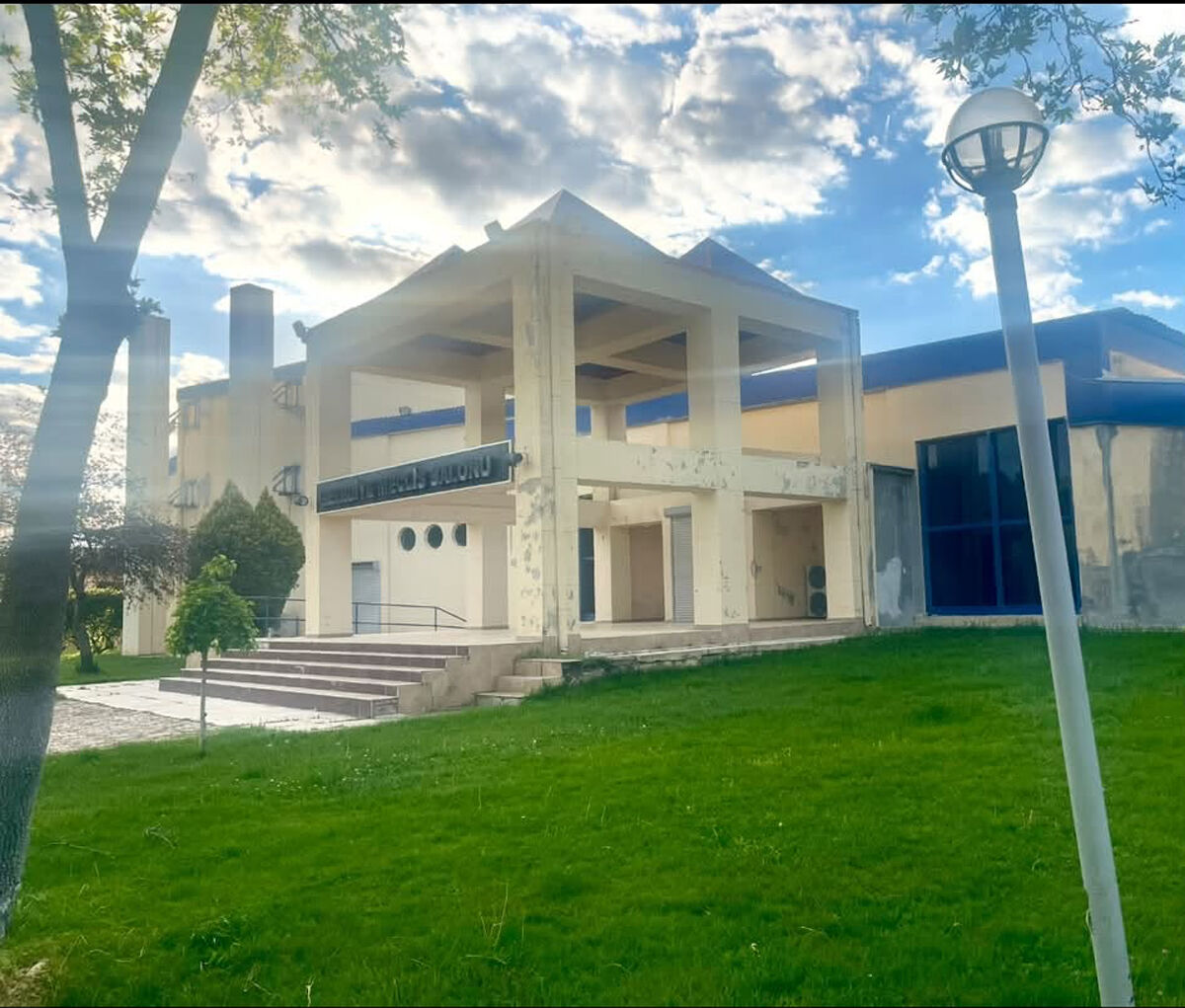 Bld.meclis Binası (1)
