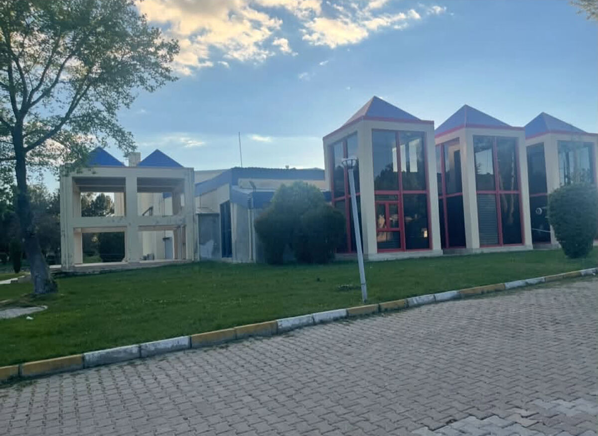 Bld.meclis Binası (2)