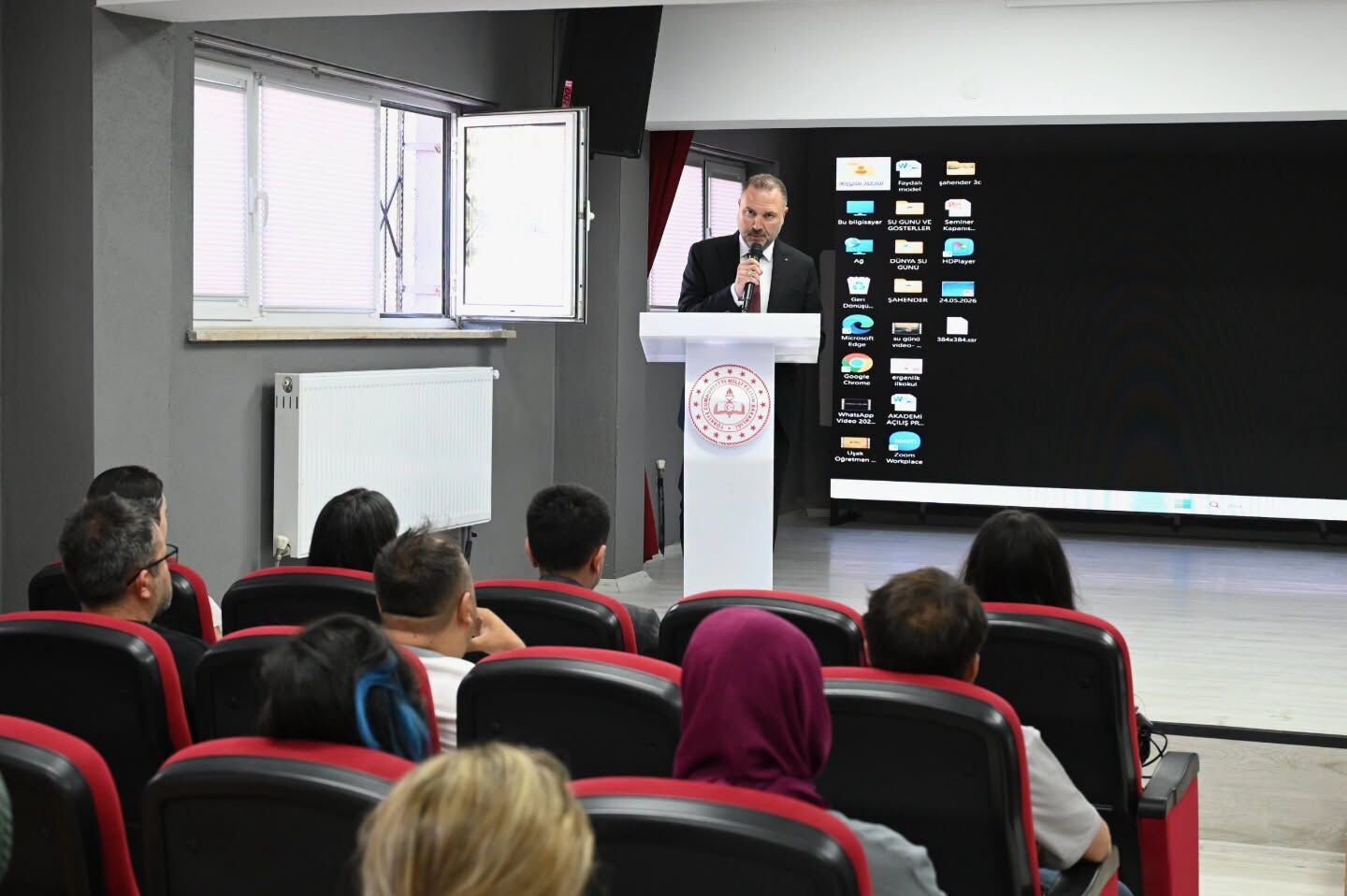 Eğitim Yönetici (1)