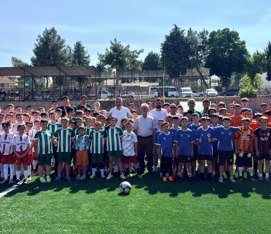 Karahallı'da Minik Kramponlardan Futbol (2)