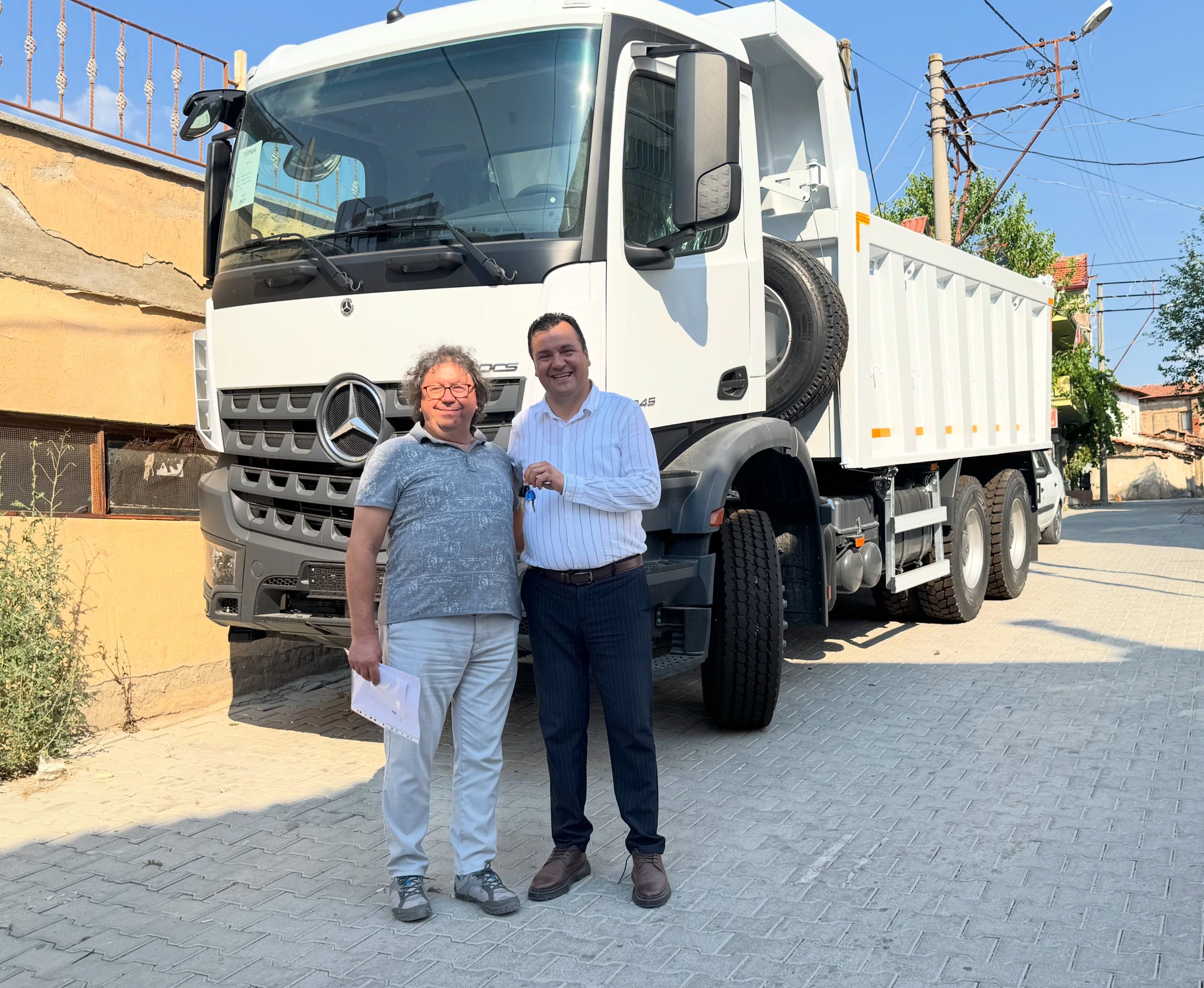Ulubey Belediyesine Tüprag'dan Kamyon (3)