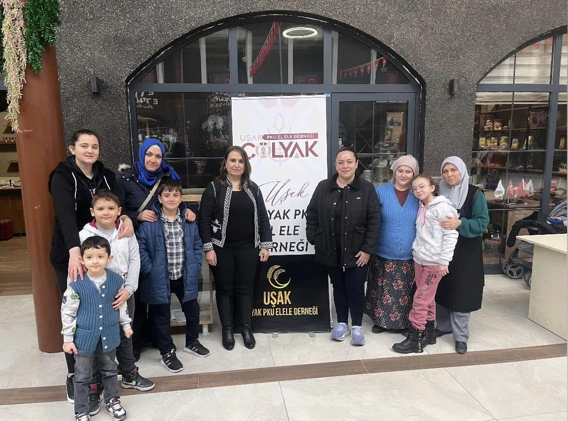 Uşak'ta Glutensiz Lahmacun Atölyesi Yoğun İlgi Gördü! Çölyaklı Bireyler Aynı Sofrada Buluştu