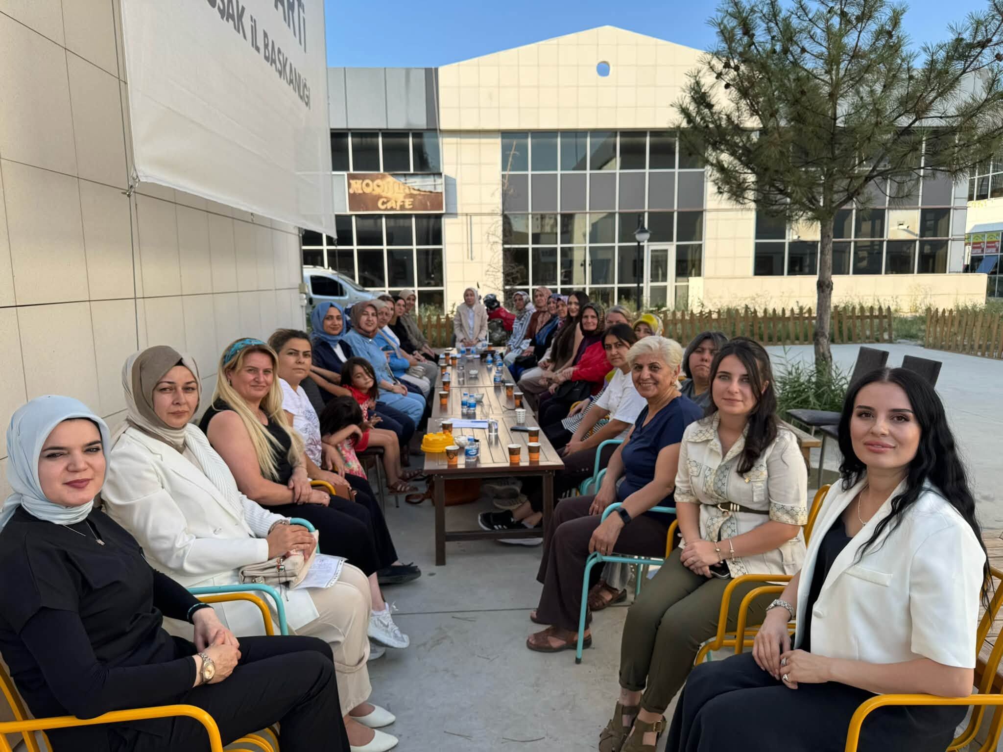 Ak Kadın Toplantı 2