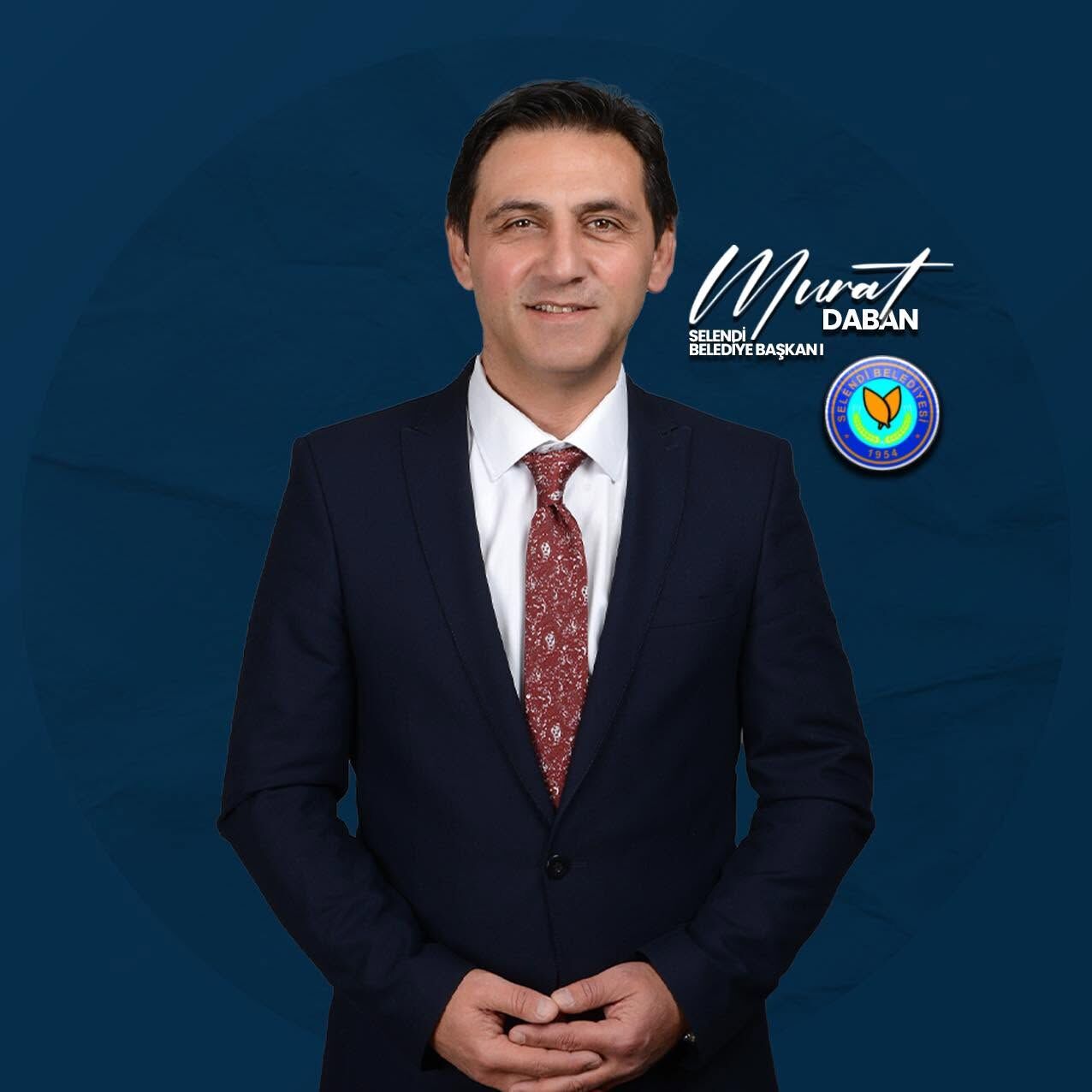 Selendi Belediye Başkanı Murat Daban, Vatandaşlarla Aynı Sıraya Girdi! Mütevazı Tavrı Dikkat Çekti