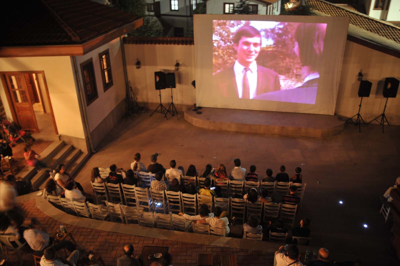 Sevin O Yazlık Sinema 1