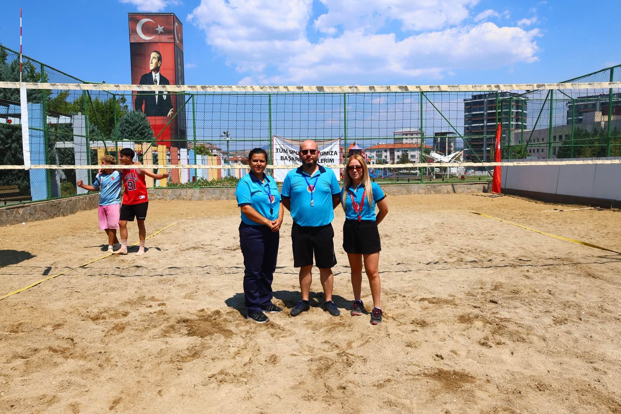 Uşak’ta Kum Voleybolu Heyecanı Devam Ediyor, 4 Gün Daha Maç Var (3)