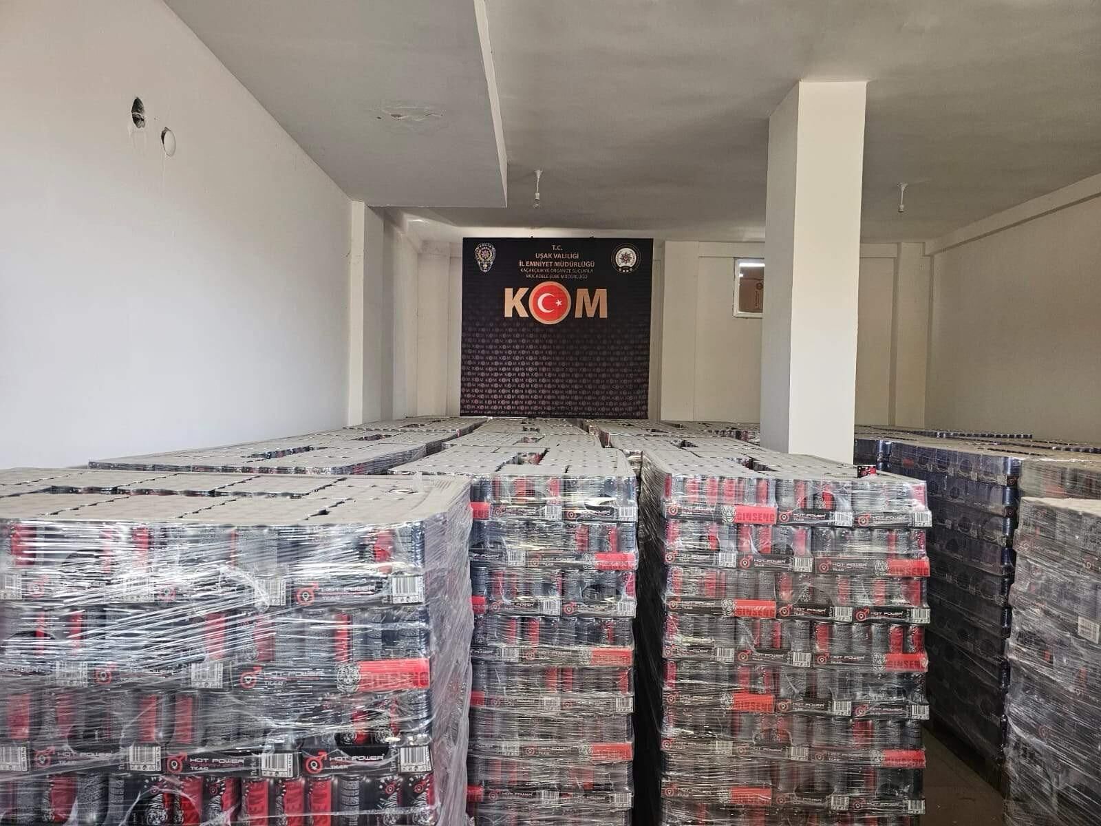 K O M-8